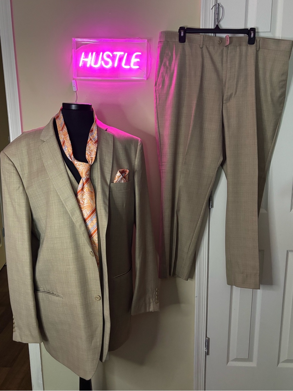 5 Piece Men Suit Vitali M9310-NP M Beige L48 / W43
